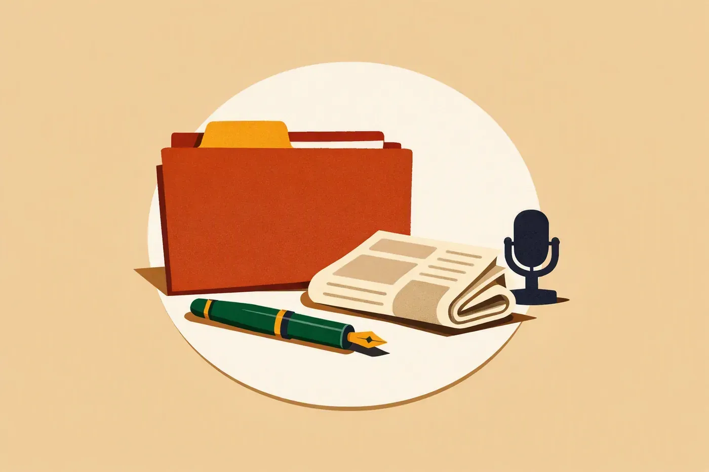 Bureau avec chemise papier, stylo plume, journal plié et petit objet microphone.