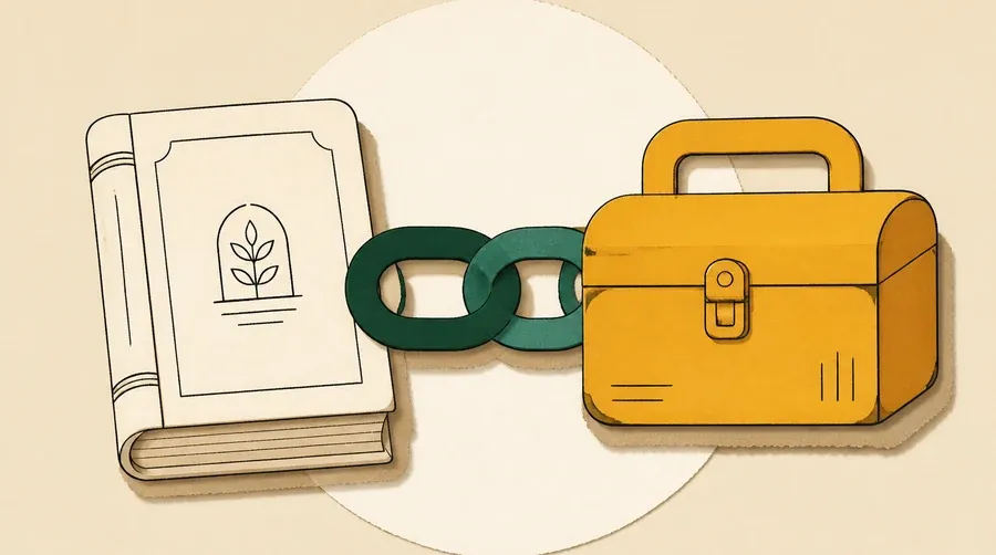 Un livre crème et une boîte ocre reliés par deux maillons vert forêt.